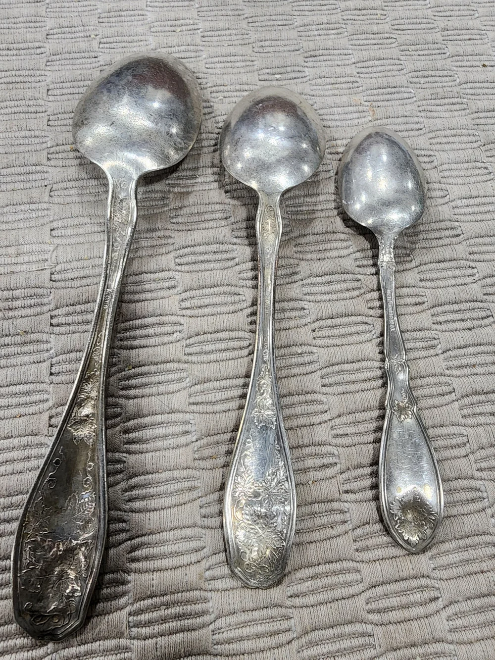 Vintage 1881 Wm A Rogers Silverplate Spoons Lot of 3 La Vigne Grape Pattern 1908